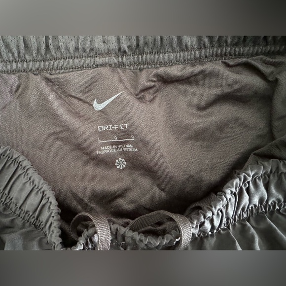 Nike Dri-FIT Tempo Race Women's Running Shorts Black/White Size L - Picture 8 of 9